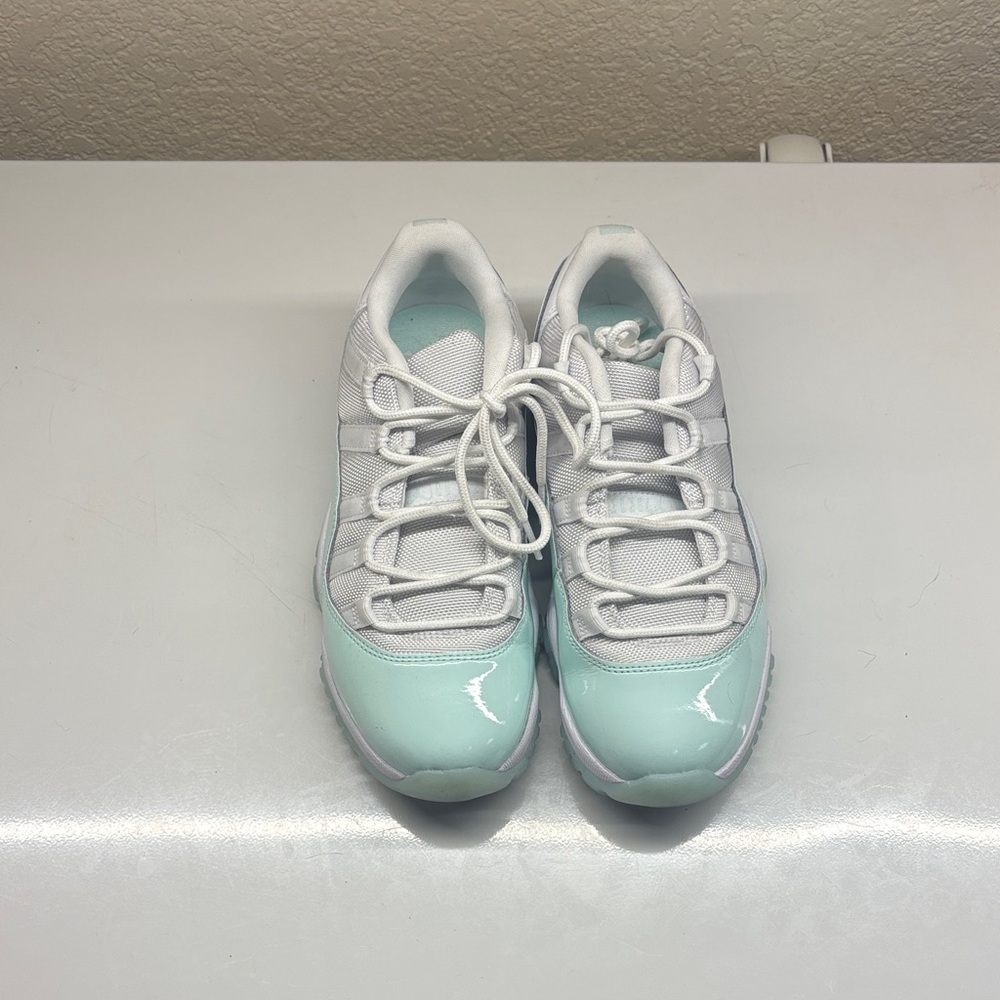 Jorden retro 11 low Igloo